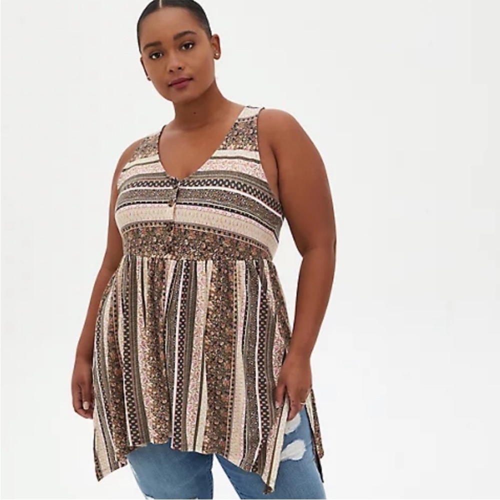 Torrid Plus Size 5 5X 28 High Low Sharkbite Top